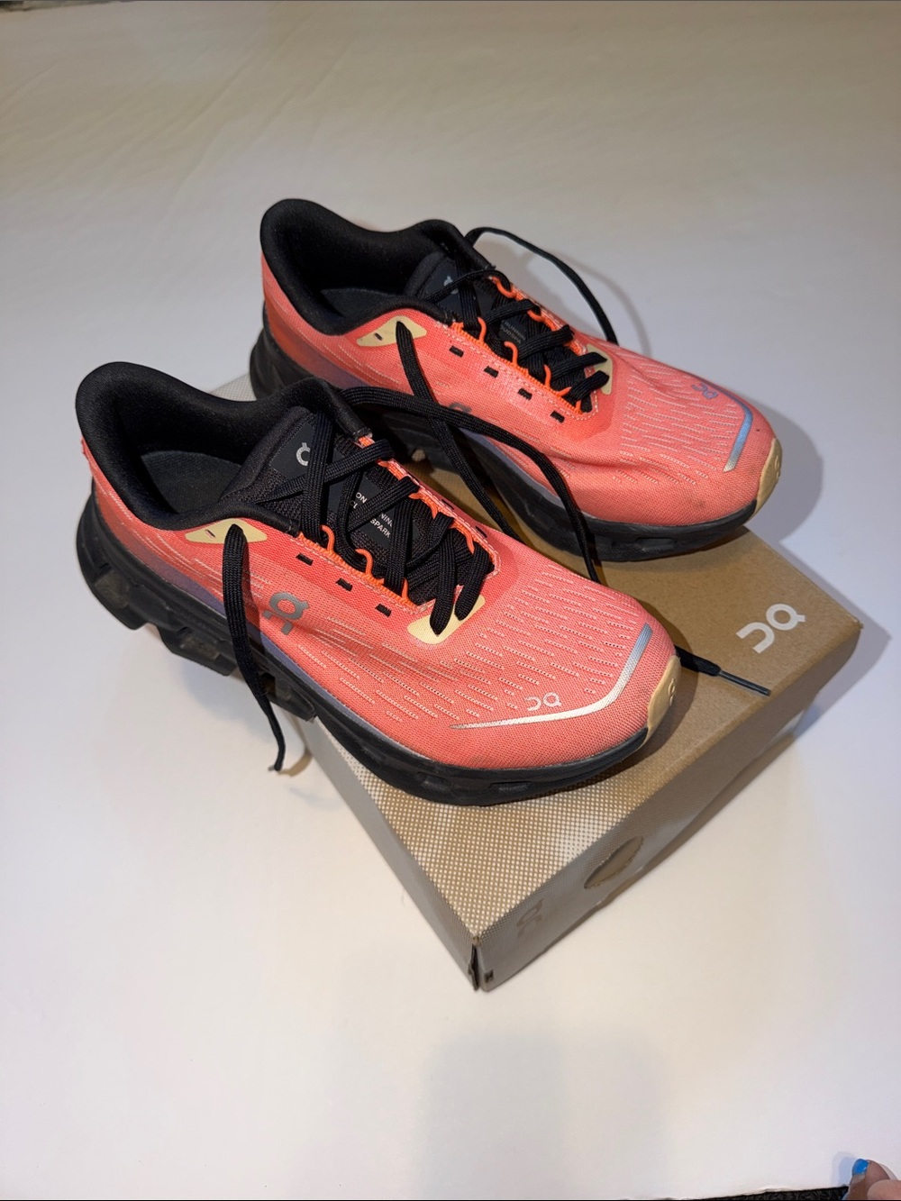 On cloud cloudspark flame black womens size 6.5